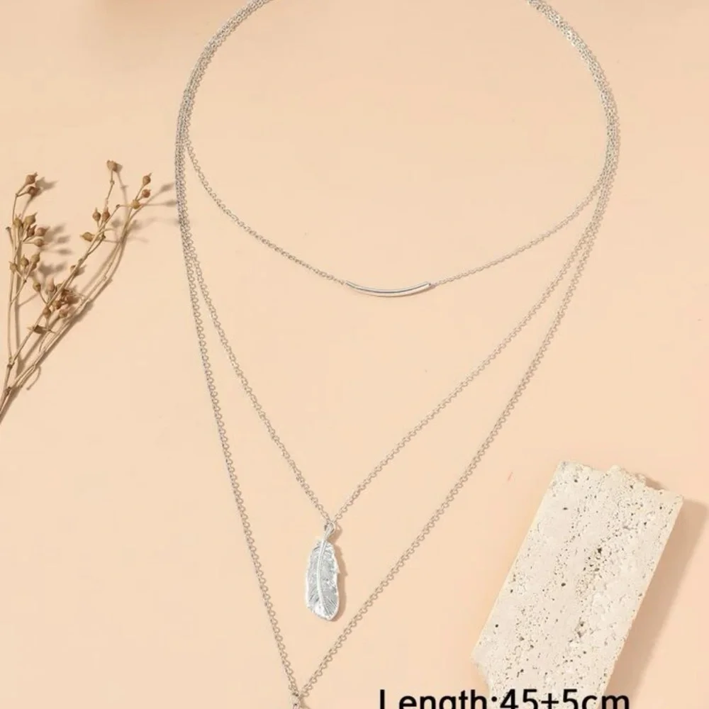 3 LAYERED TURQUOISE NECKLACE - Picture 3 of 6